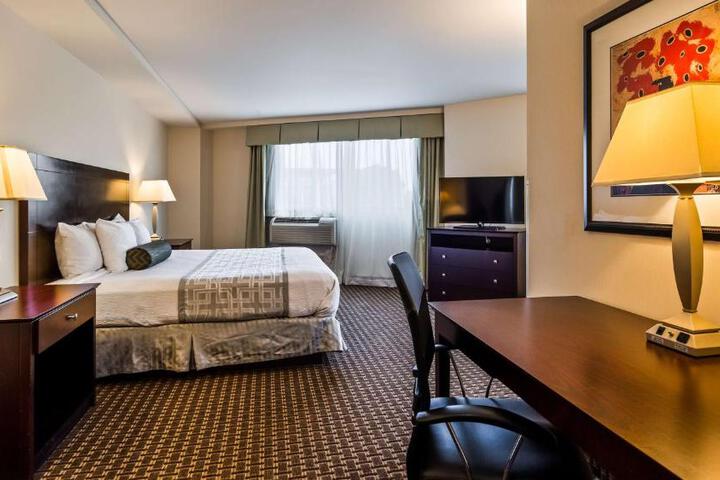Best Western Plus Philadelphia Airport South at Widener University