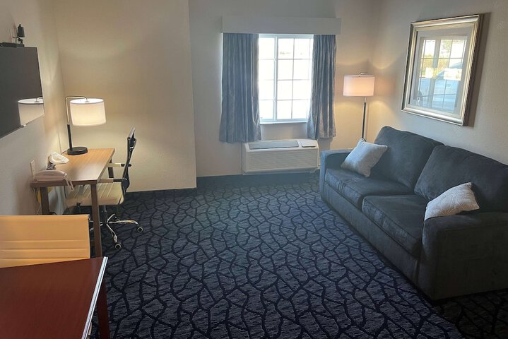Room 14 of 40