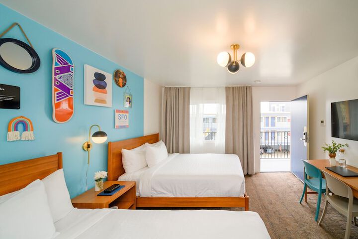 Room 21 of 37