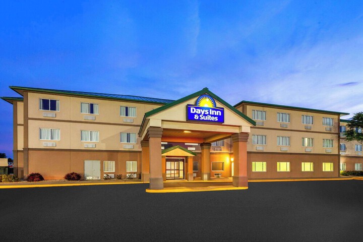 Days Inn & Suites by Wyndham Morris / I-80