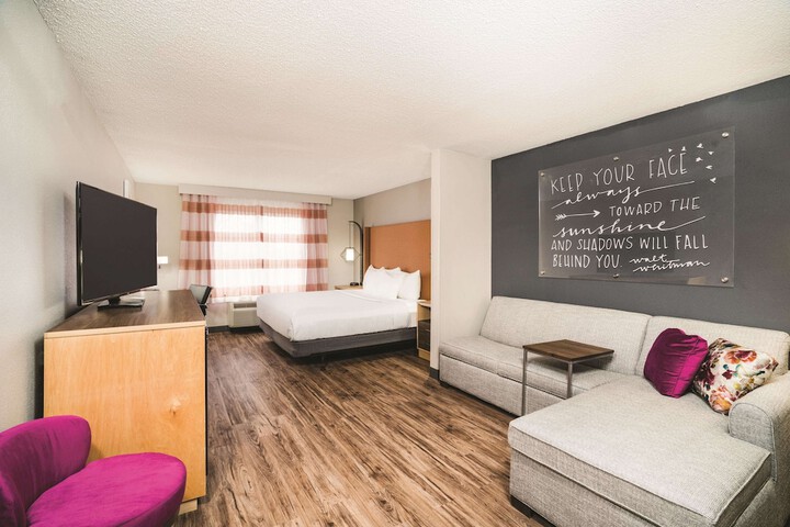 Room 13 of 36