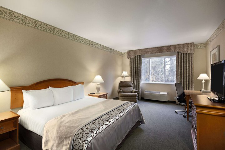 Ramada by Wyndham Olympia