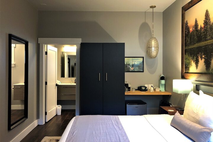 Room 25 of 86