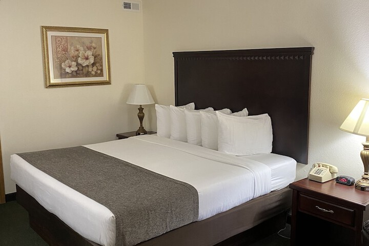 Room 15 of 37