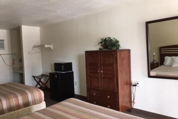 Room 15 of 15