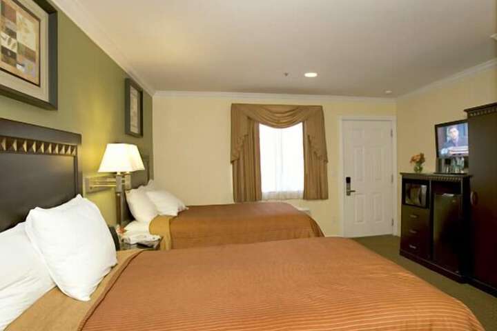 Room 7 of 16