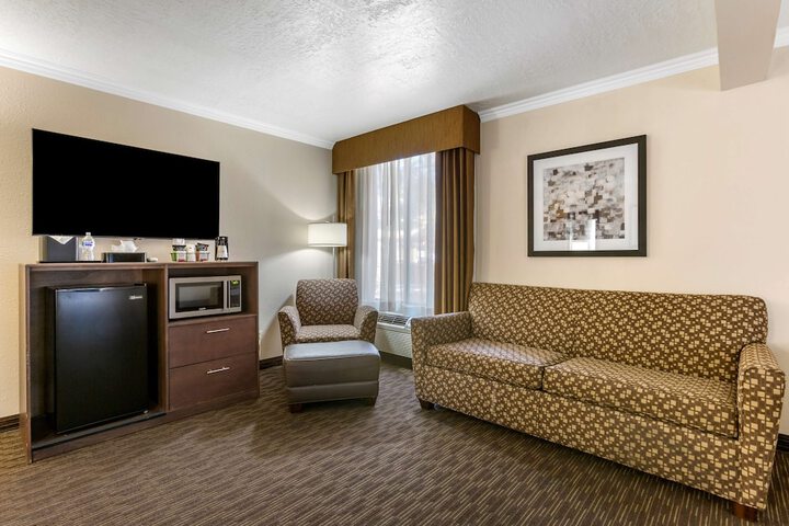 Room 11 of 42