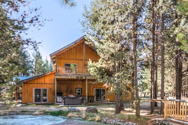DiamondStone Guest Lodges