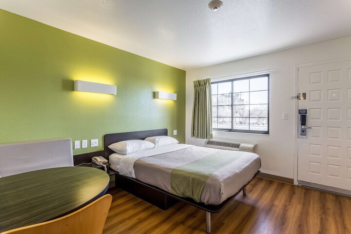 Room 29 of 34