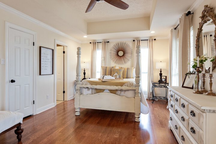 Room 32 of 84