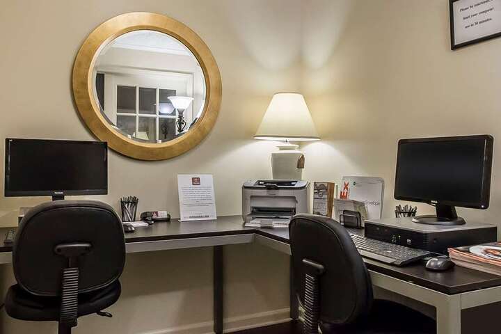 Business Center 35 of 38