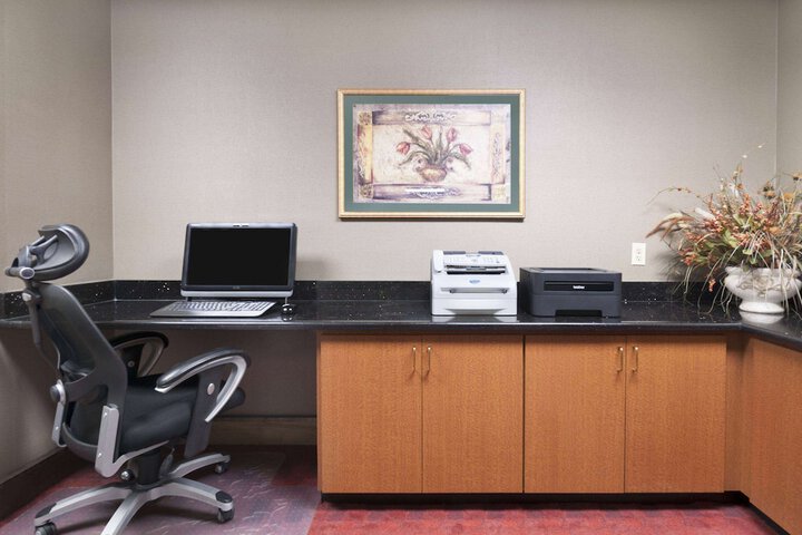 Business Center 65 of 66