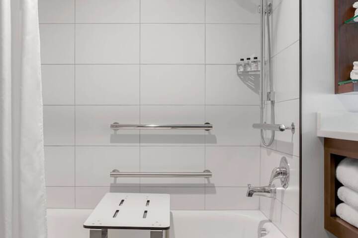 Room 15 of 29