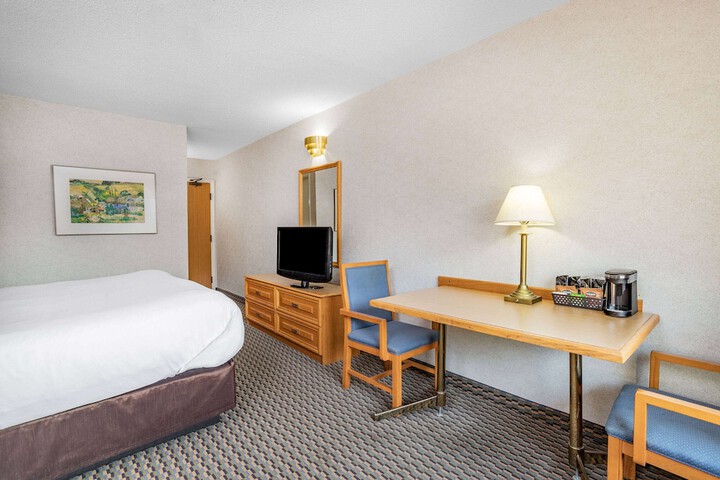 Travelodge by Wyndham Bridgewater