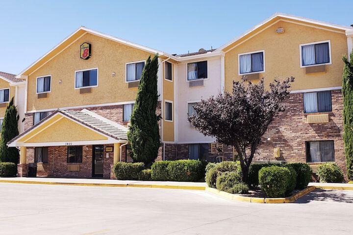 Hotel 4 of 20
