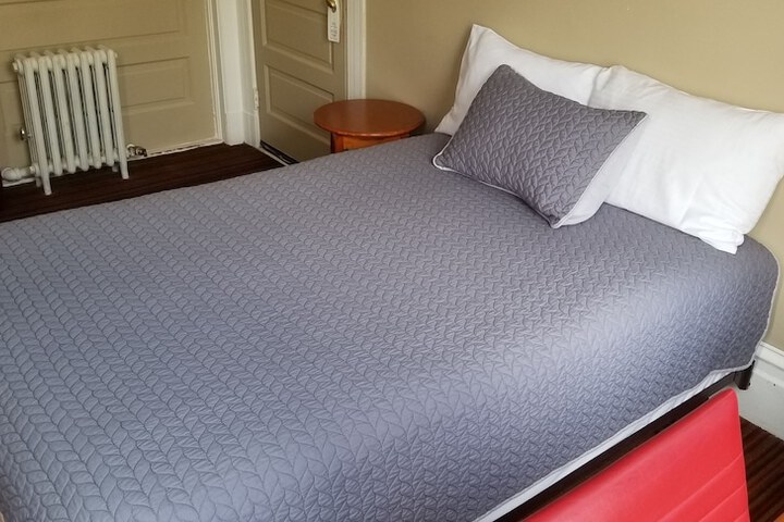 Room 8 of 23