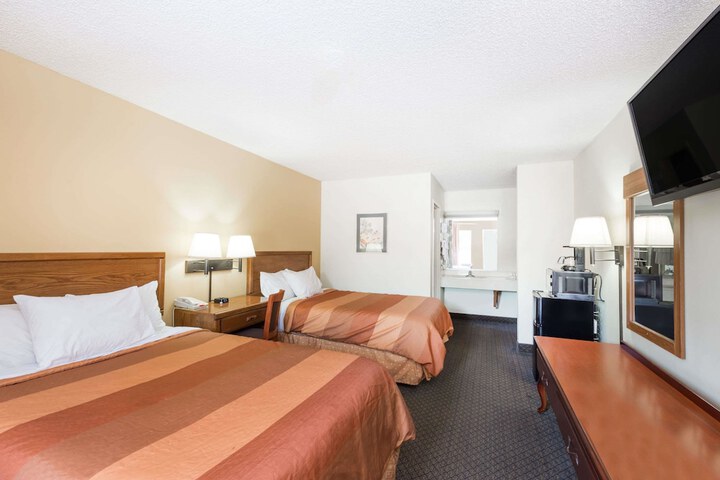 Room 4 of 14