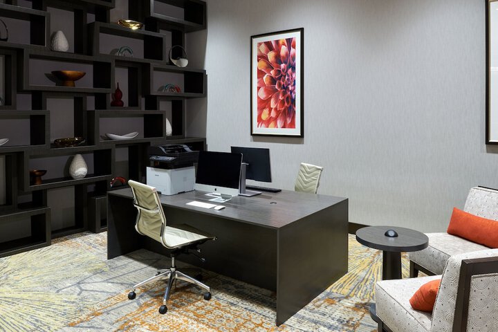 Business Center 89 of 89