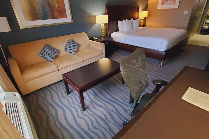 Room 28 of 81