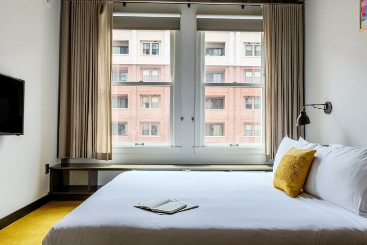 Room 56 of 102