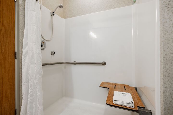 Room 12 of 46