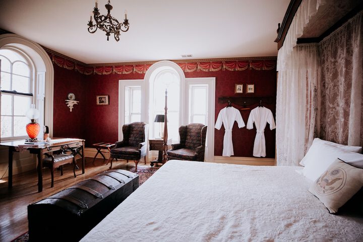 Room 10 of 29