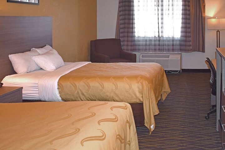 Room 10 of 34