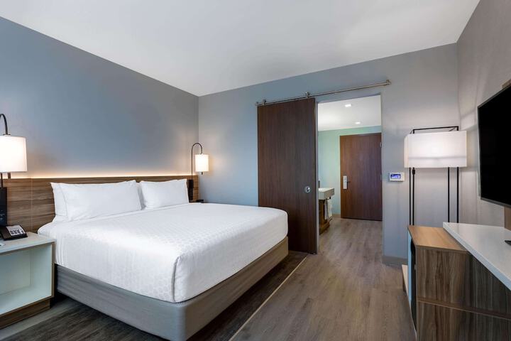 Room 12 of 63