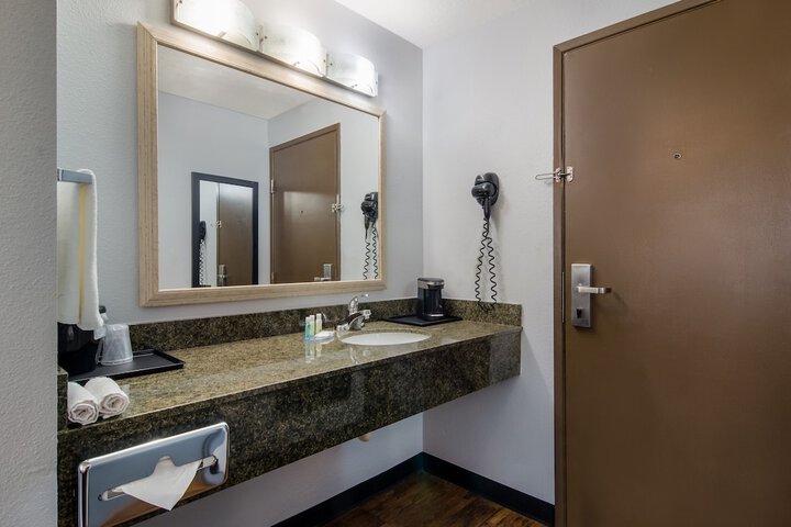 Quality Inn & Suites Silverdale Bangor - Keyport