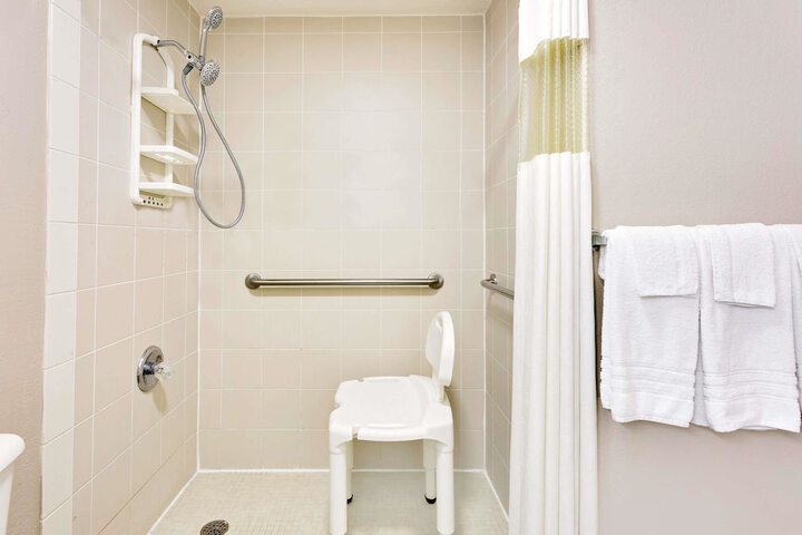 Super 8 by Wyndham Athens