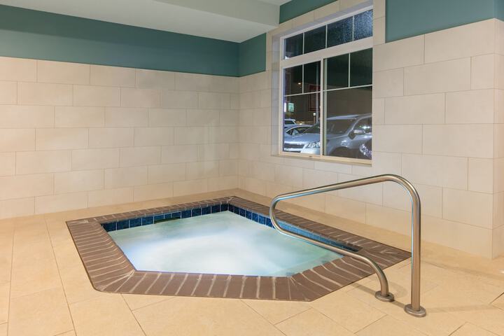Holiday Inn Express Hotel & Suites Seaside-Convention Center by IHG