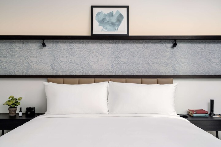 Room 12 of 62