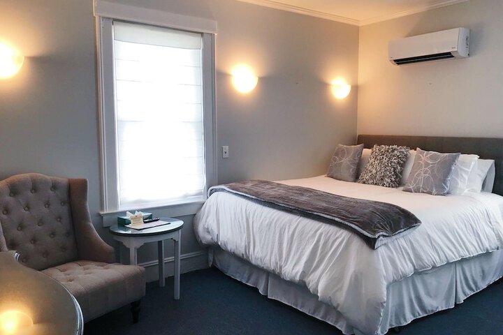 Room 51 of 183