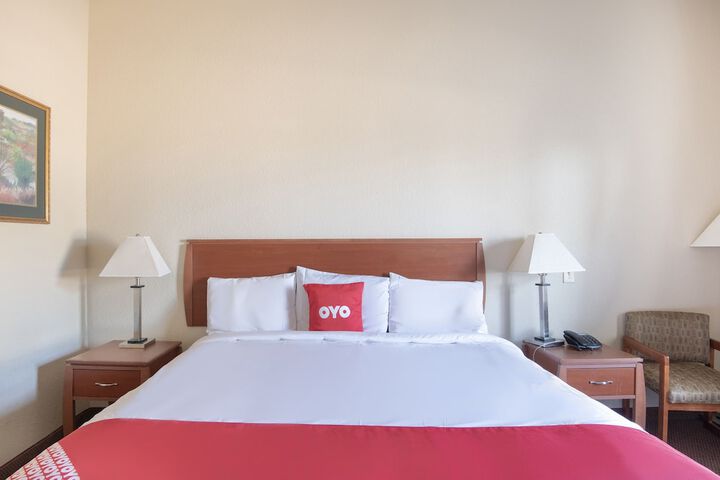 Room 33 of 46