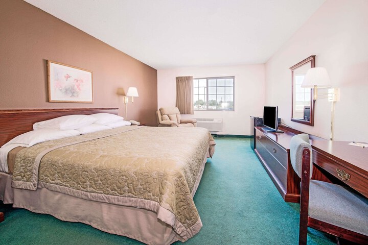 Room 14 of 18