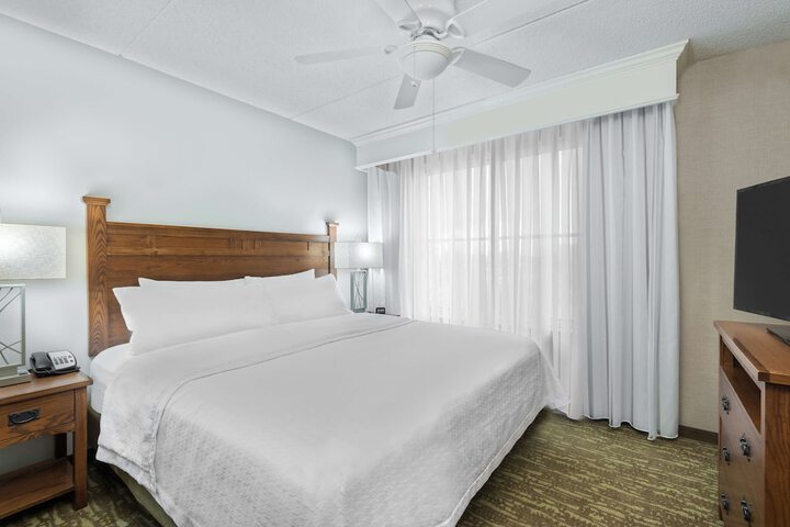 Room 9 of 35