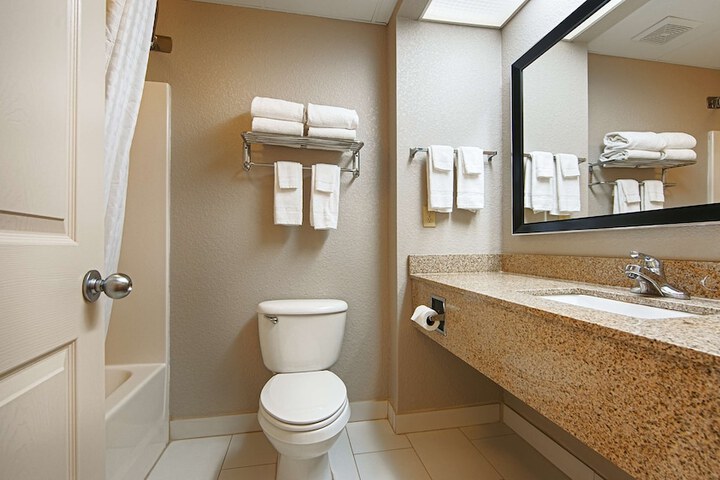 Room 14 of 24