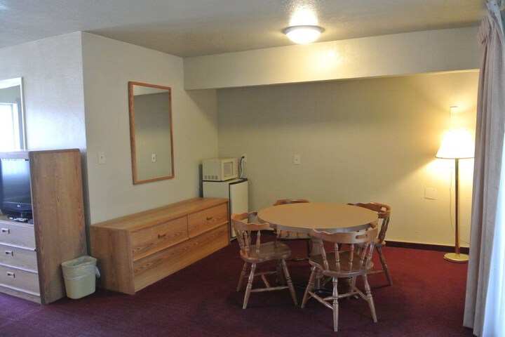 Vino Inn & Suites