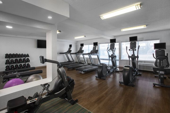 Holiday Inn Express Charleston-Civic Center by IHG