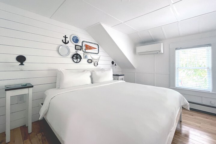 Room 10 of 29