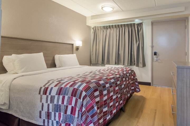 Room 32 of 35