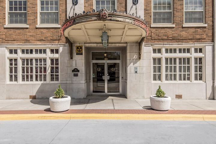 Hotel Bothwell Sedalia Central District an Ascend Collection Hotel