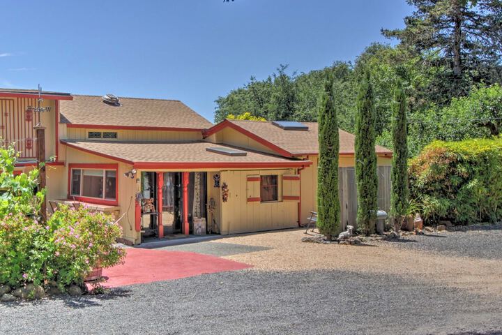 Converted Barn in Sebastopol w / Private Patio!
