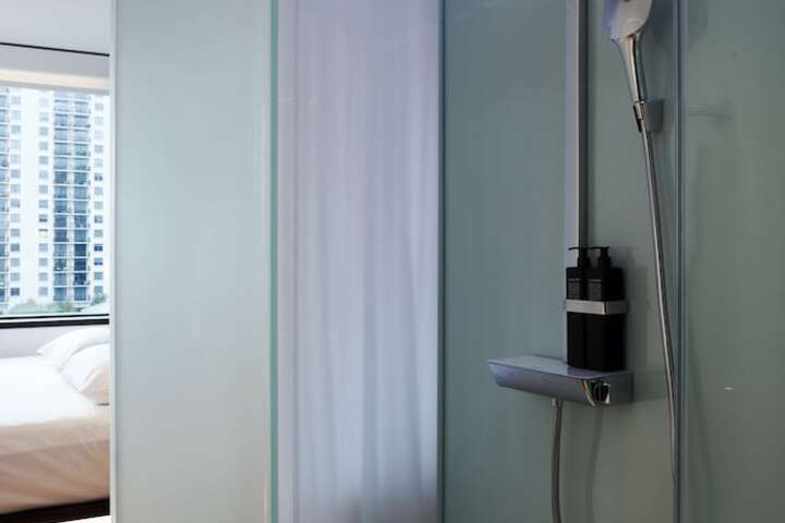 Room 42 of 62