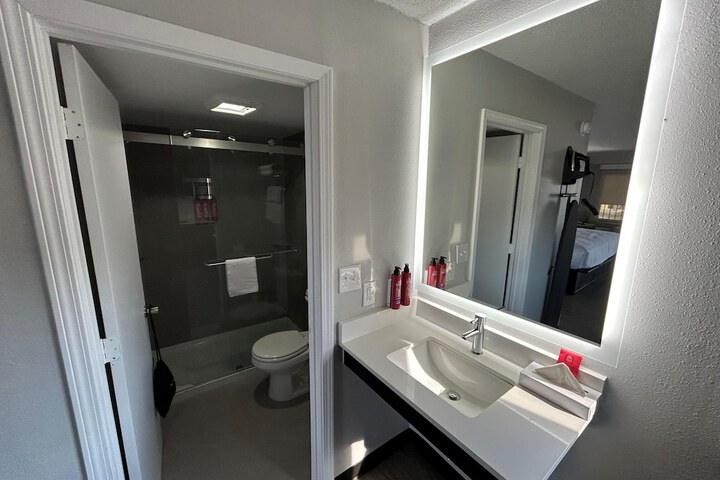 SureStay Studio by Best Western Rowland