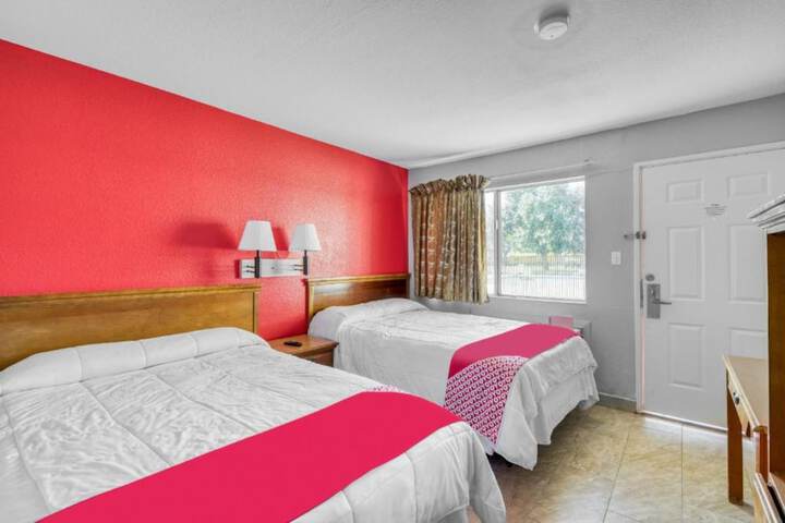 Room 13 of 25