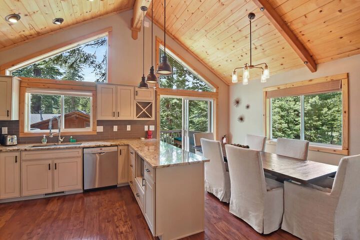 Luxury Tahoe Chalet Minutes to Dining