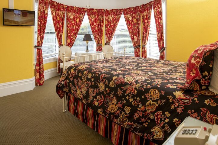 Room 70 of 116