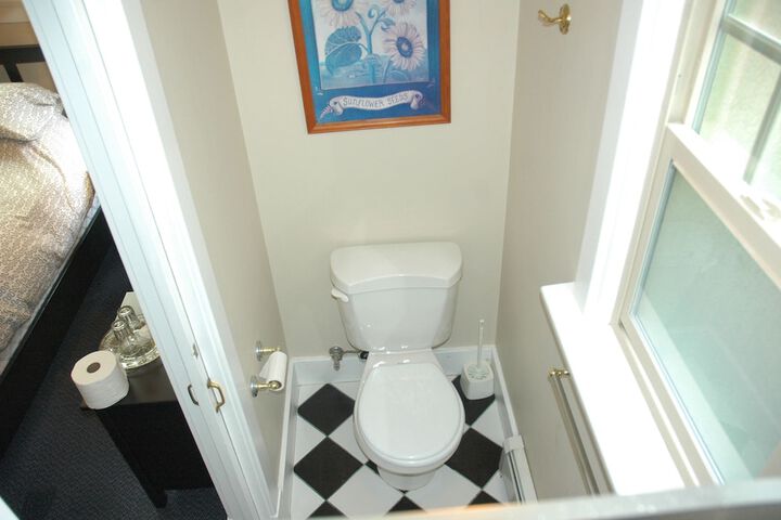 Room 33 of 43