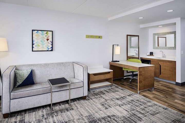 Room 12 of 22